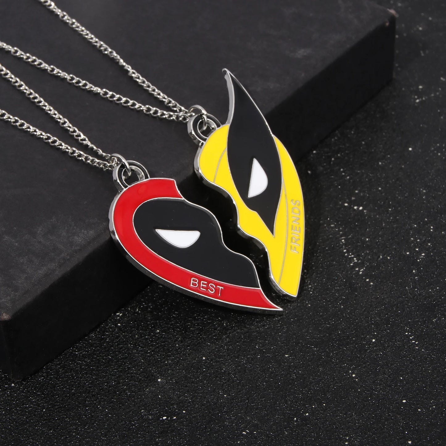 Deadpool and Wolverine Best Friends Necklace Set Split Heart Matching Pendant Necklace